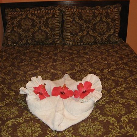 Executive Shaw Park Guest House 奥乔里奥斯 外观 照片