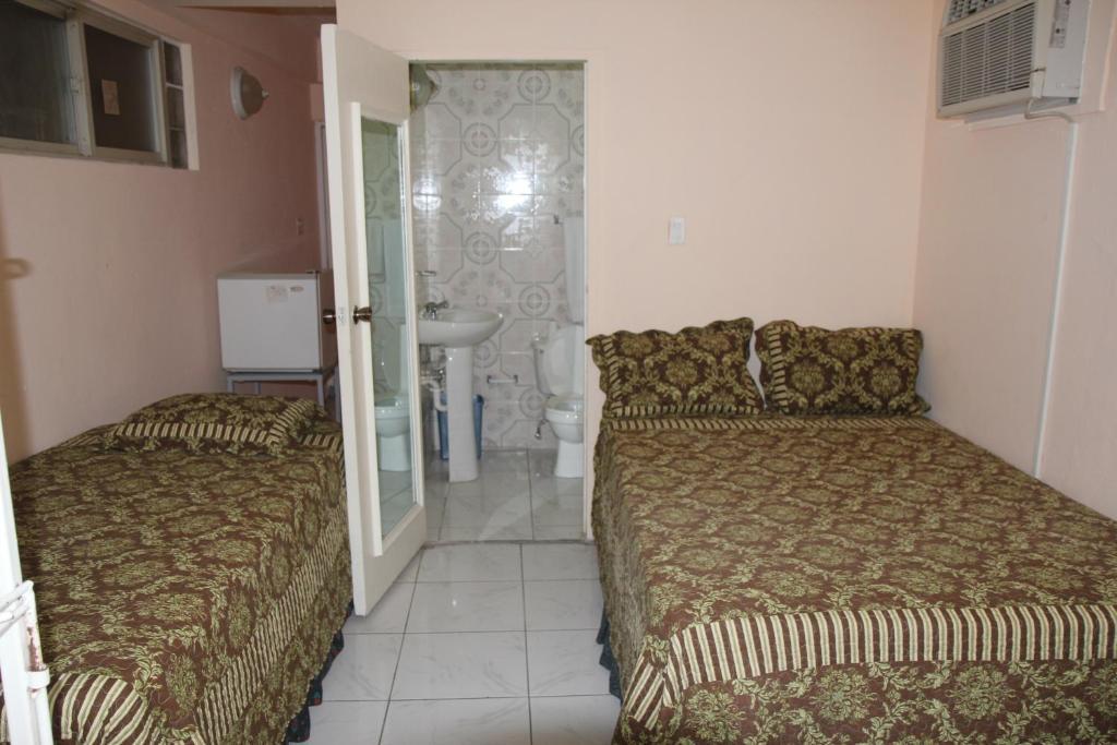 Executive Shaw Park Guest House 奥乔里奥斯 外观 照片