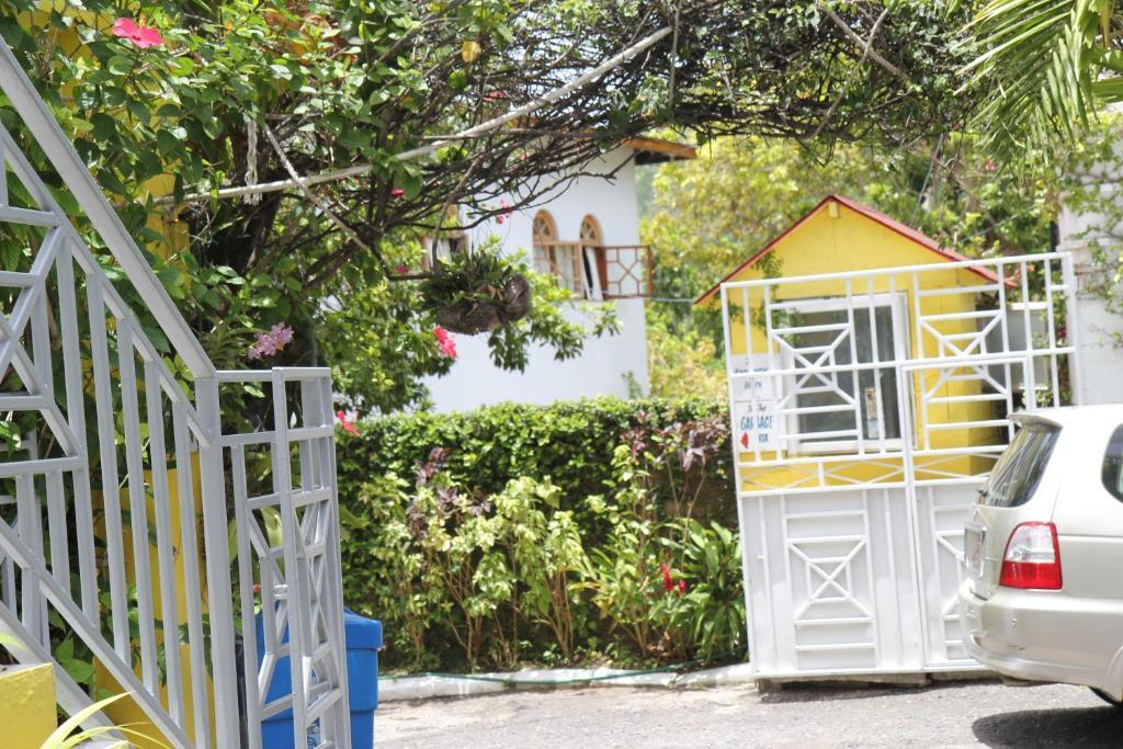 Executive Shaw Park Guest House 奥乔里奥斯 外观 照片